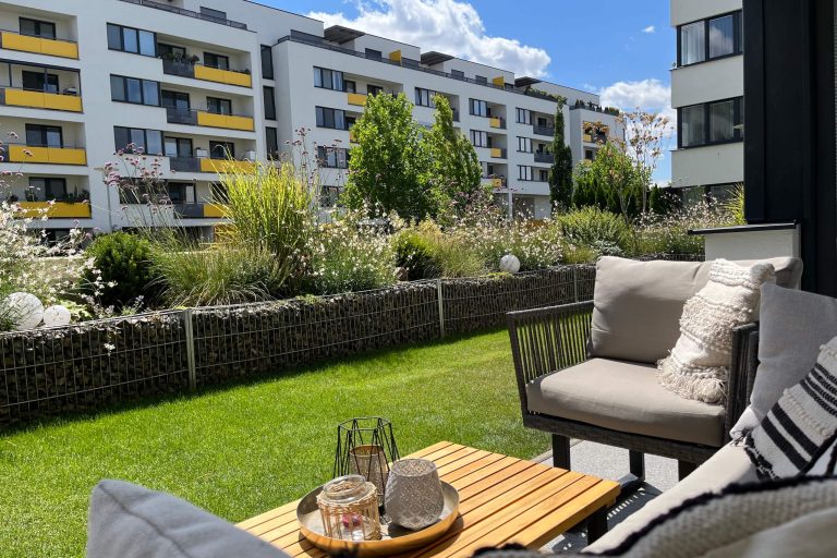 Predzáhradky vytvárajú priestor na relax, ale aj pestovanie. Potešia aj deti či domácich miláčikov